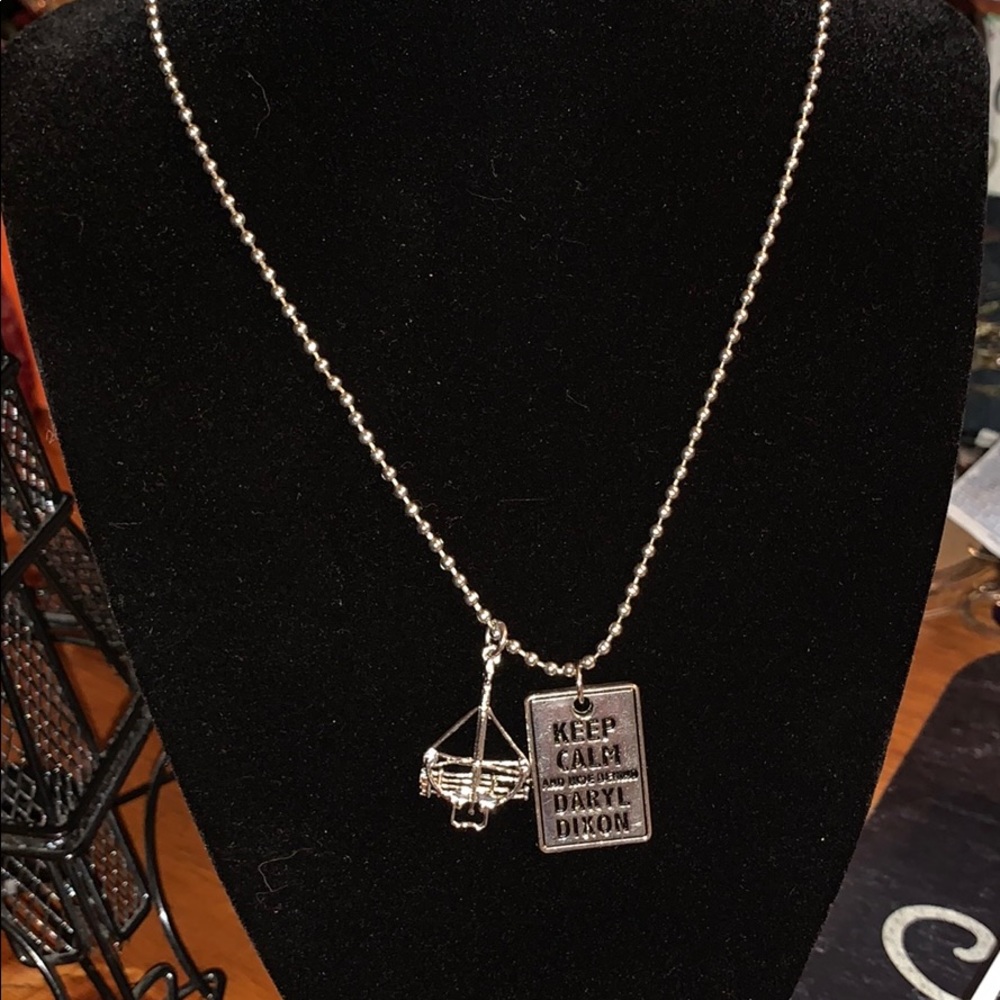 Walking Dead chain and pendant.